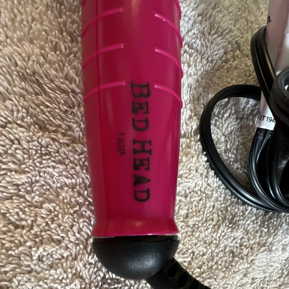 Bed Head BH319 1 in Ceramic Curling Iron, 2 Heat Settings 400°F Pink 120W